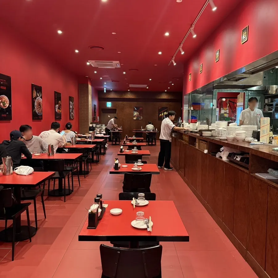 Interior of Mirim Yangjang with Chinese-style decor