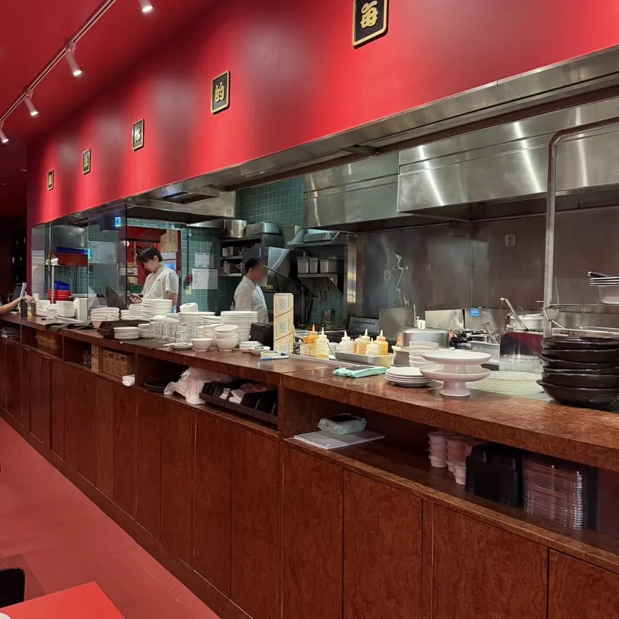 Interior decor and seating at Mirim Yangjang