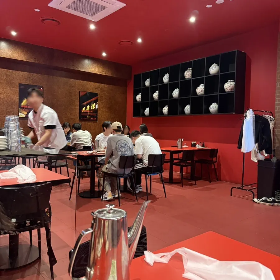 Table and lighting at Mirim Yangjang