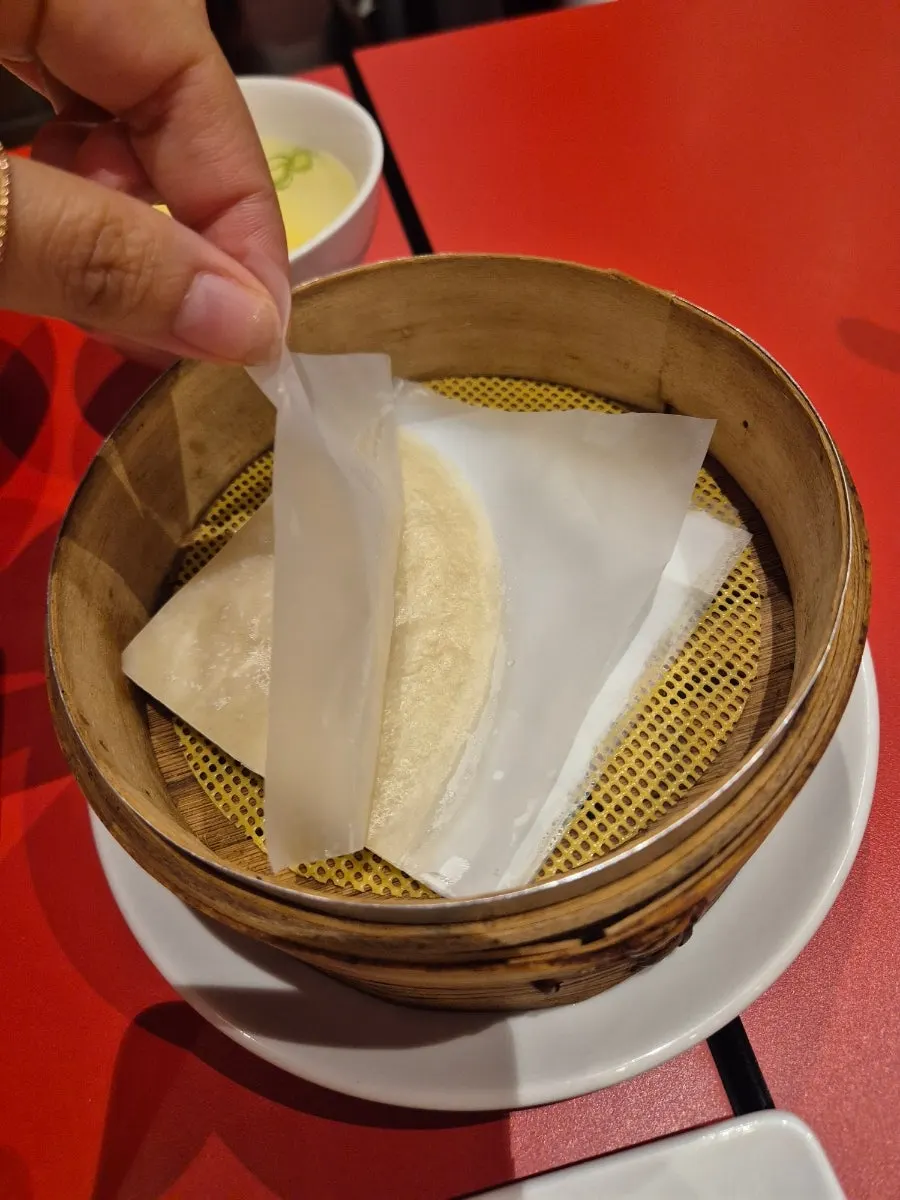 Vertical presentation of the half Peking duck set