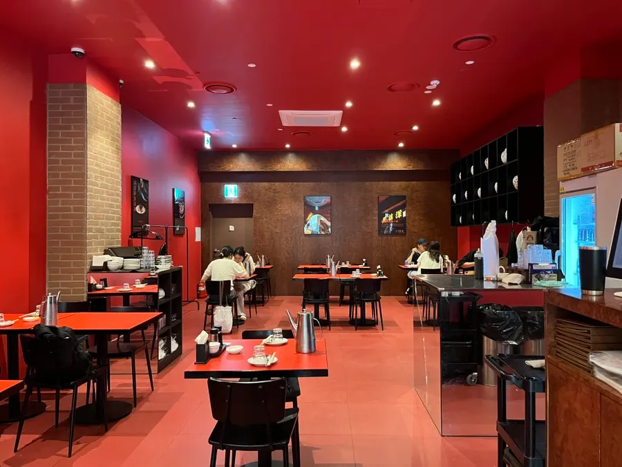 Interior of Mirim Yangjang with multiple tables
