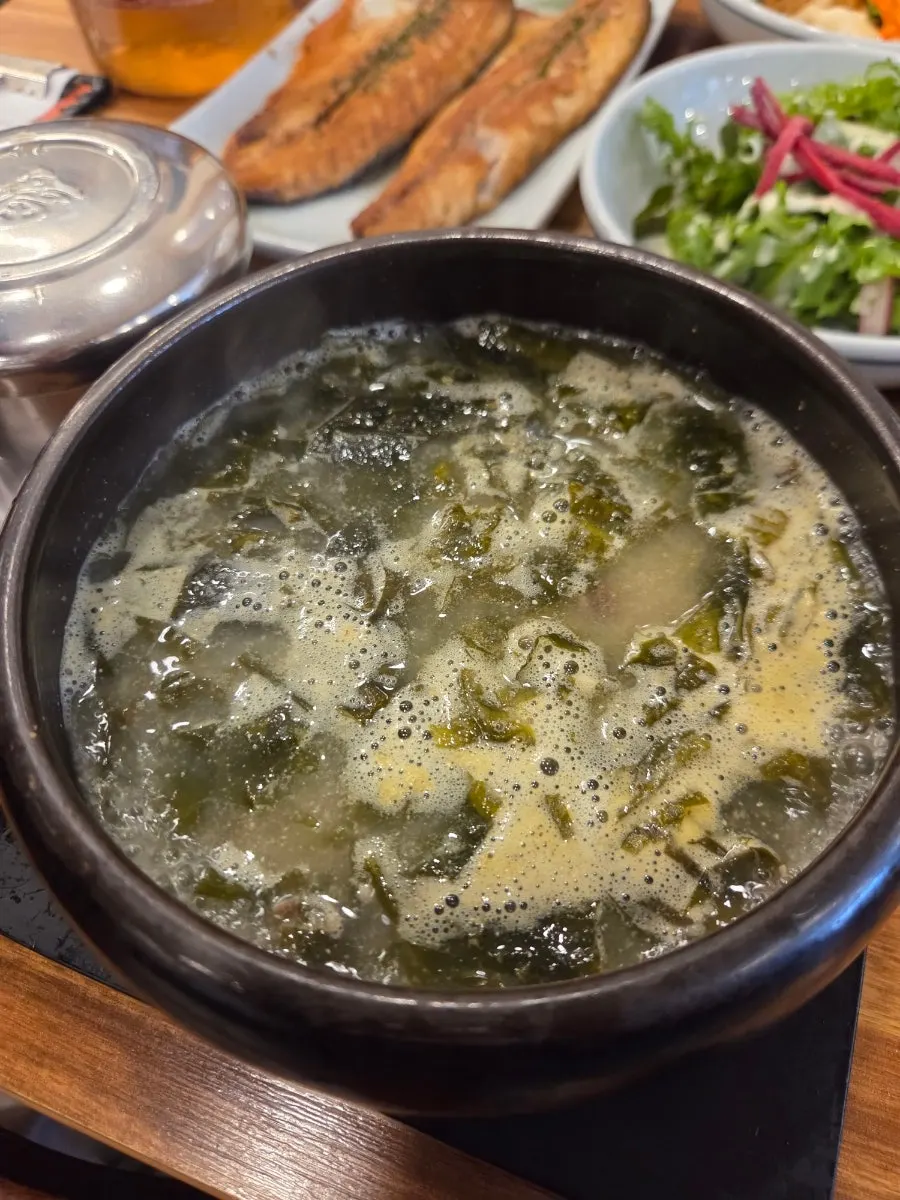 Beef seaweed soup made with two-plus grade Korean beef
