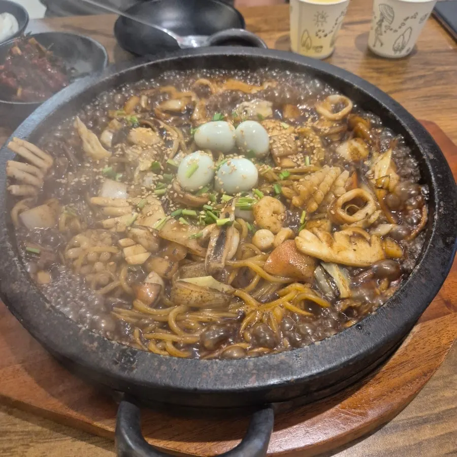 Dol-jjajang on a stone plate