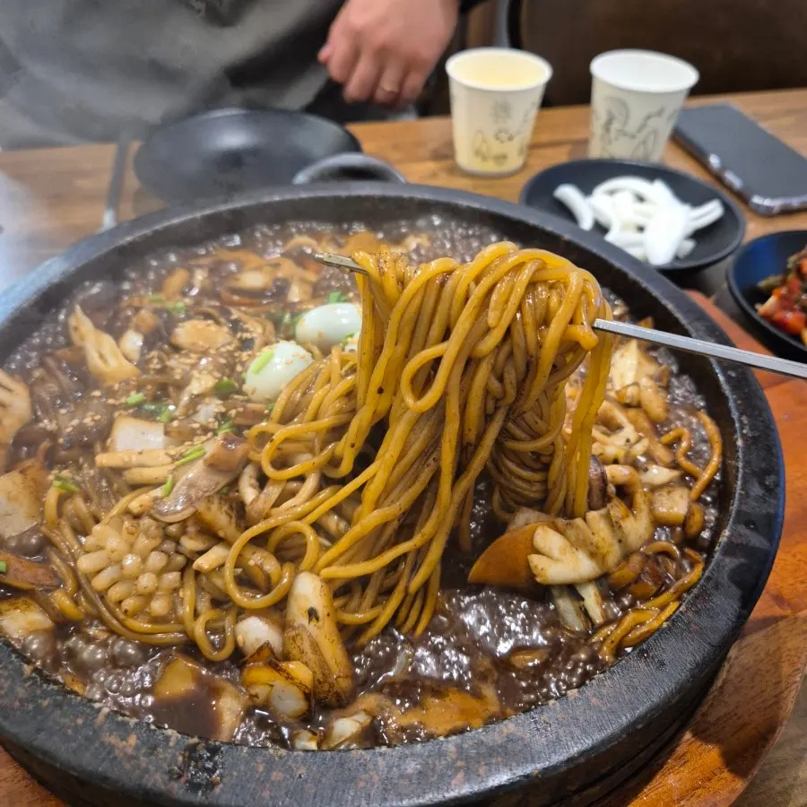 Dol-jjajang kept hot