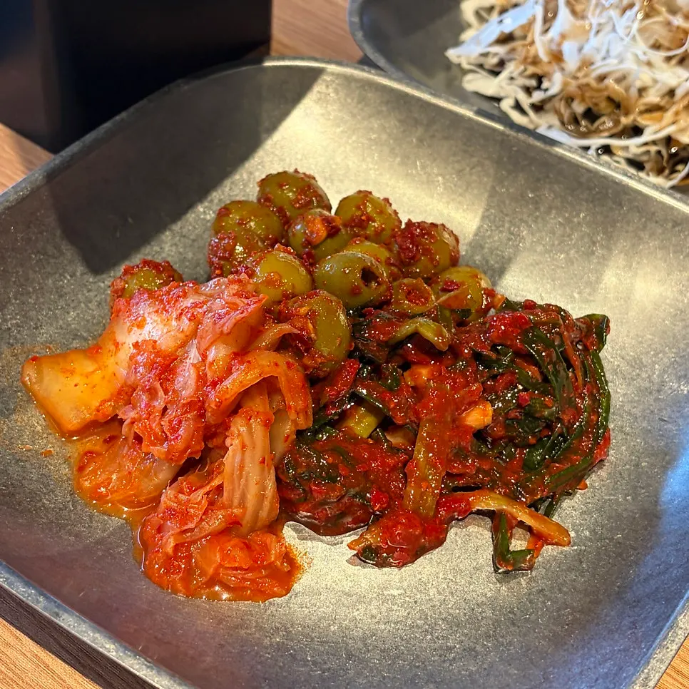 고기와 곁들이는 멜젓