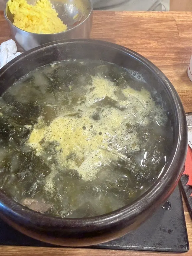 걸쭉한 상황추어탕 뚝배기
