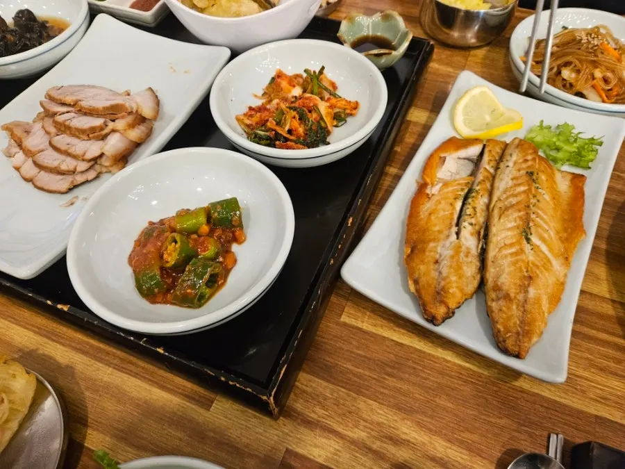 Full spread of the pork loach soup set meal