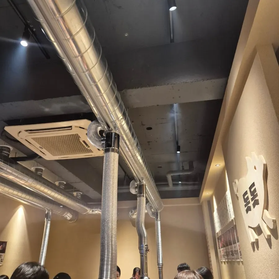 돗돗 밀양본점 깔끔한 내부