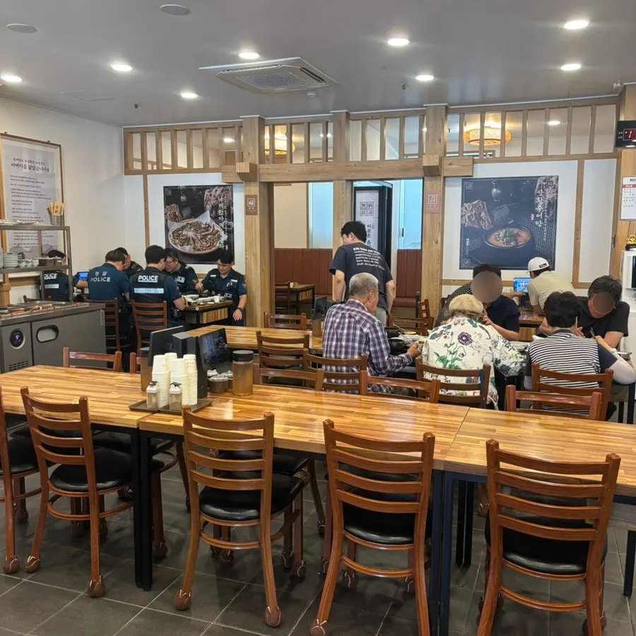 일품이로정 내부 좌석 전경