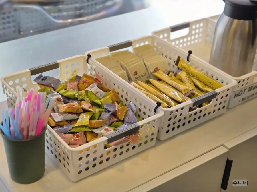 Dessert bar with yogurt and candy
