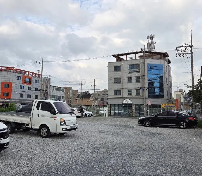 Shared parking lot beside Milyang Dol Jjamppong