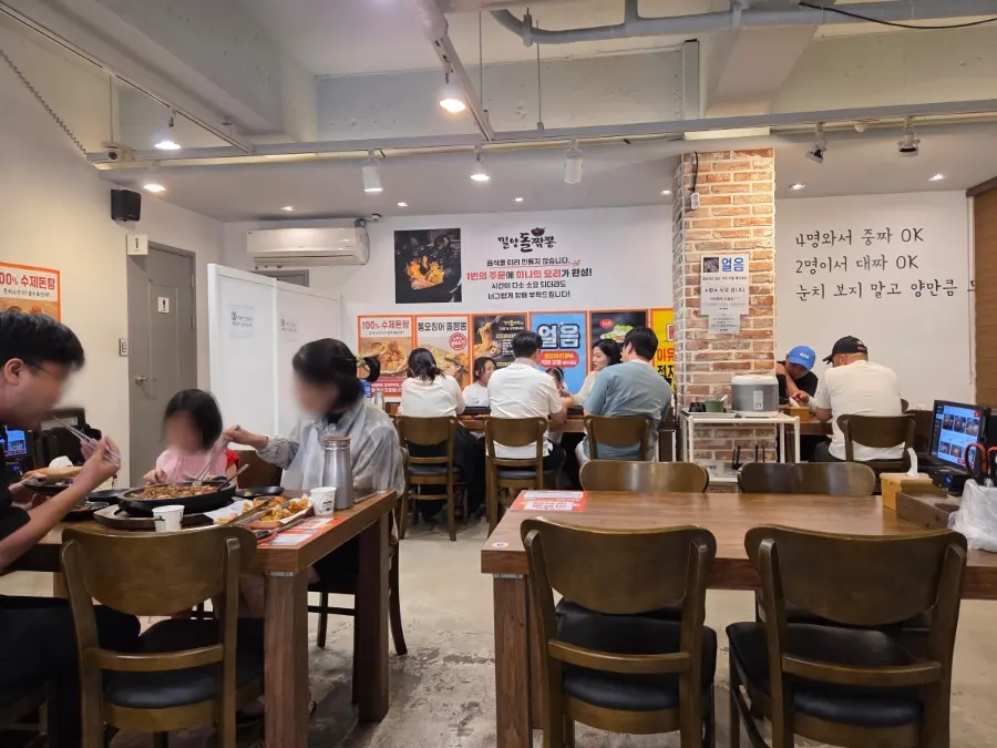週末夕方のミリャンドルチャンポン店内の様子
