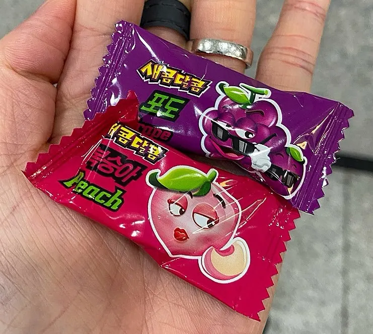 Saekom Dalkom candy received after paying