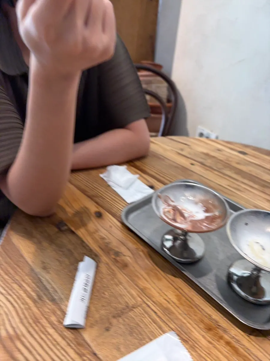 저당 젤라또를 먹는 장면