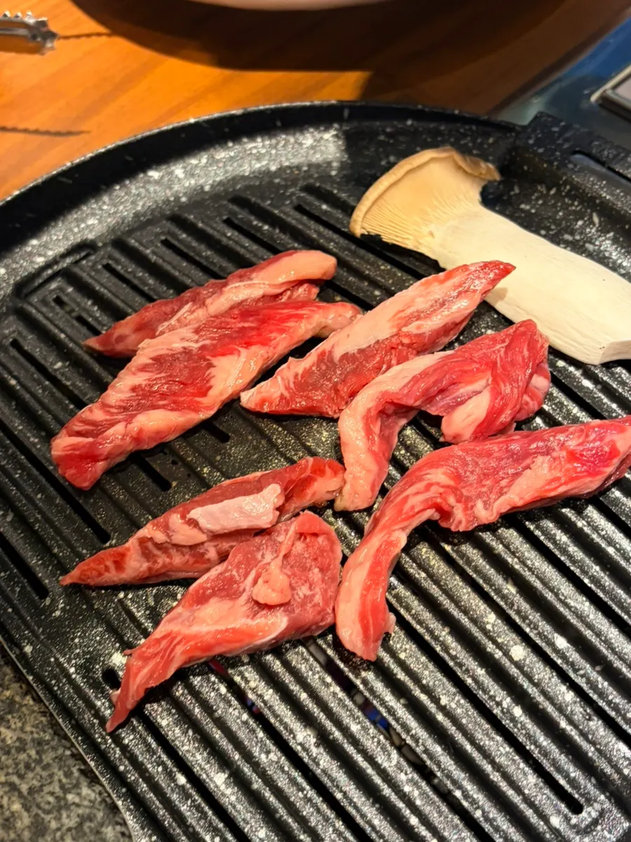 첫 판으로 주문한 소고기 갈비살