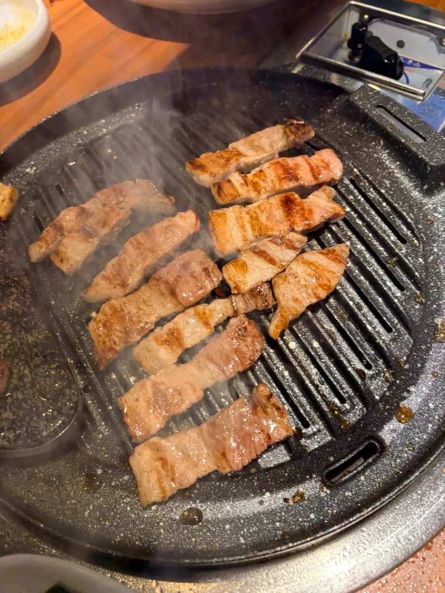 1kg 돼지고기 한판의 목살 구이