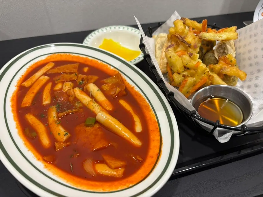 혼자 편히 쉬기 좋은 아늑한 만화카페 방