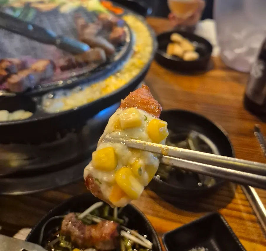 불판에서 구워지는 방울토마토