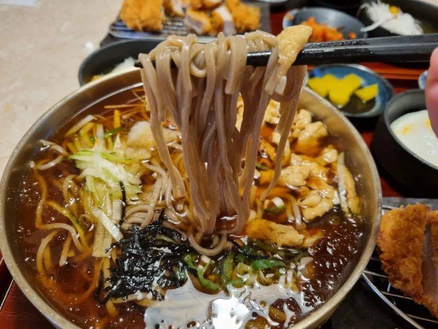 Cool cold soba paired with crispy tonkatsu
