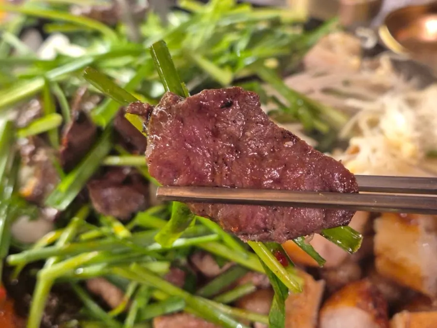 Large grilled Korean beef heart pieces