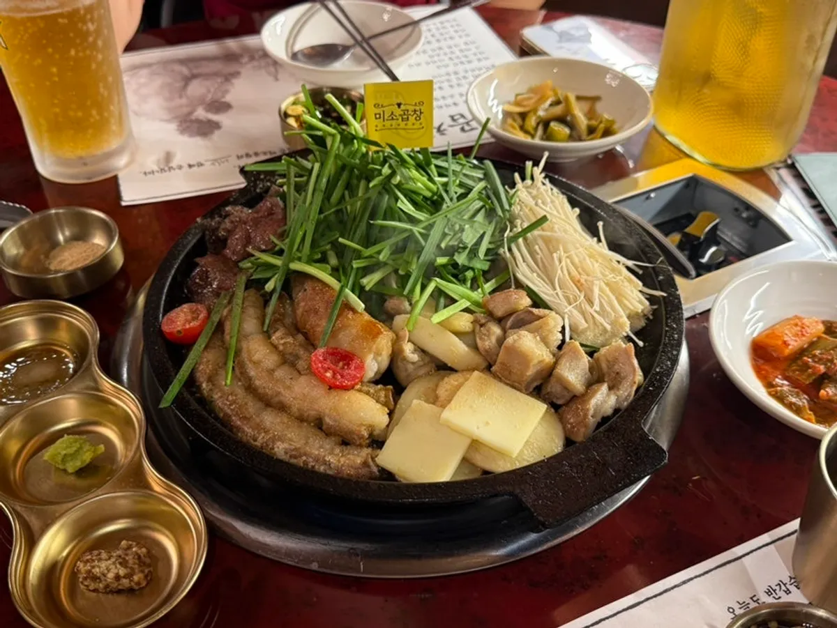 손질해서 내어준 익힌 전복