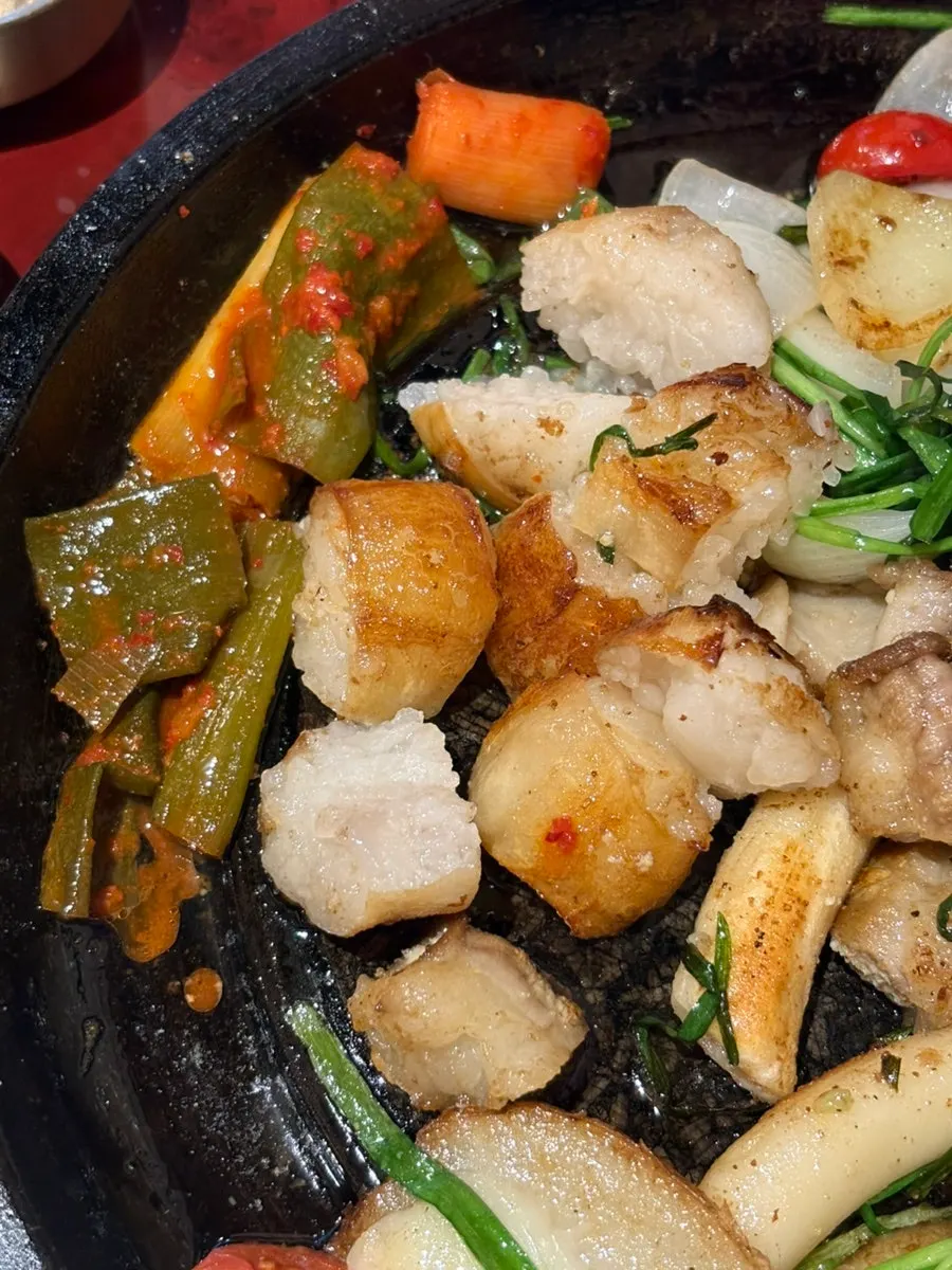 Mustard leaf kimchi grilled in gopchang fat