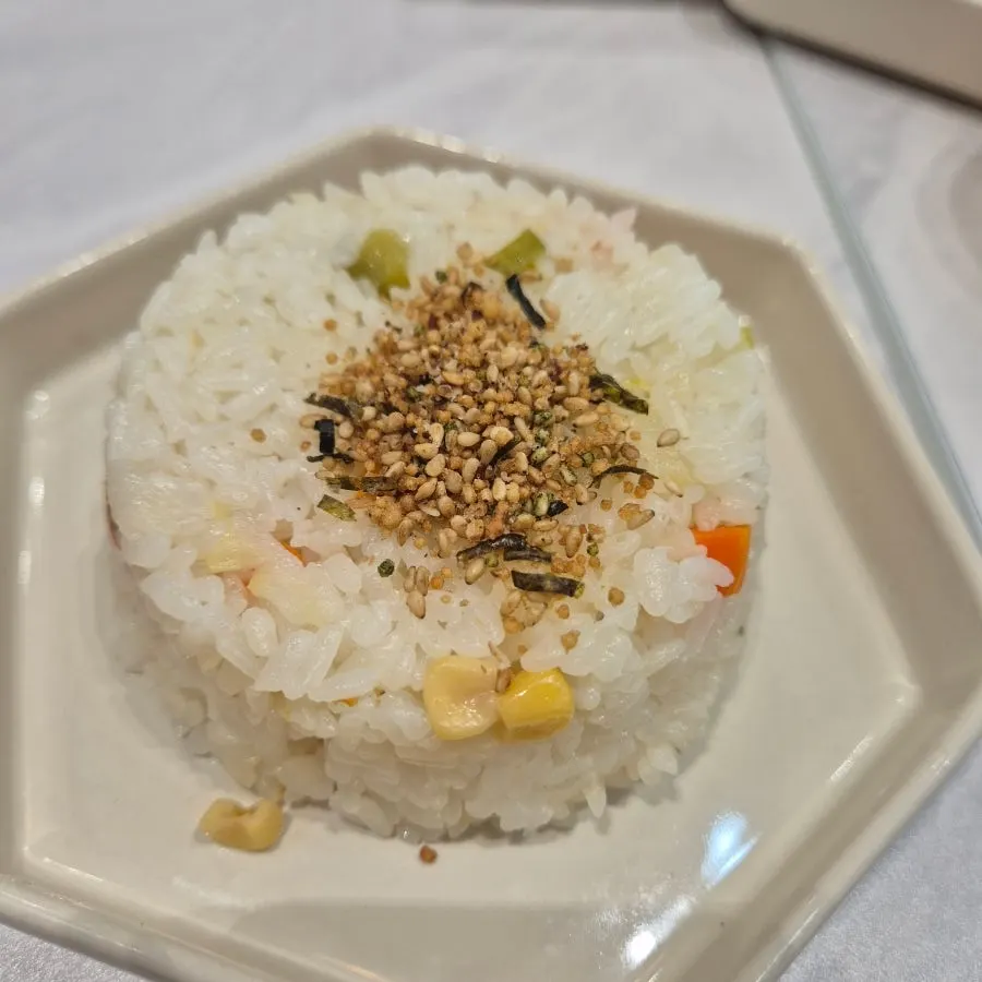 파스타에 곁들인 미태리 미니 볶음밥