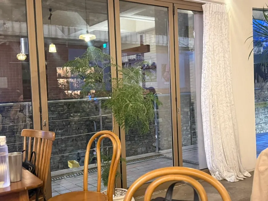 Interior seating and atmosphere at Moa Gangnam
