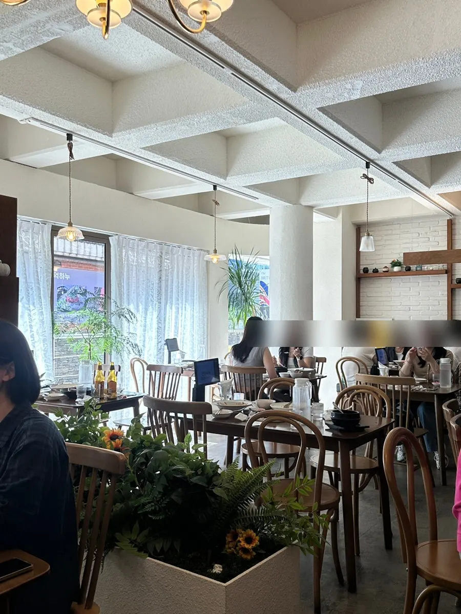 Korean-style interior inside Moa Gangnam