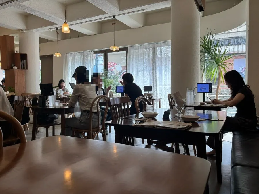 A corner of Moa Gangnam's dining space