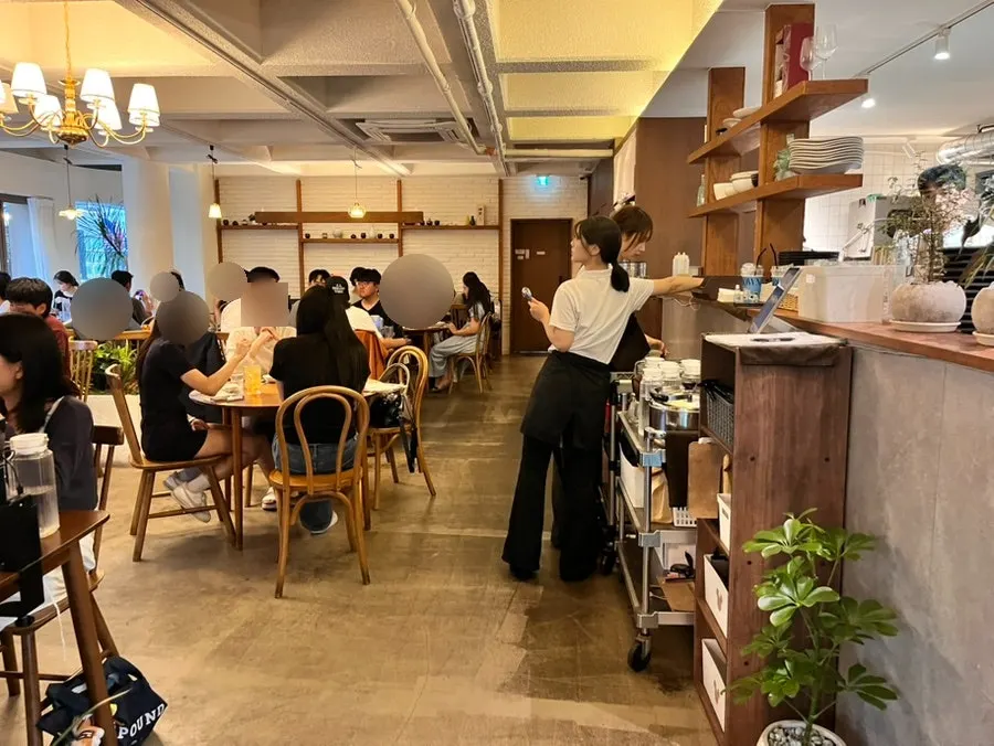 Group table at Moa Gangnam that seats up to 12