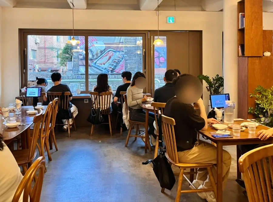 Interior of Moa Gangnam with window seating