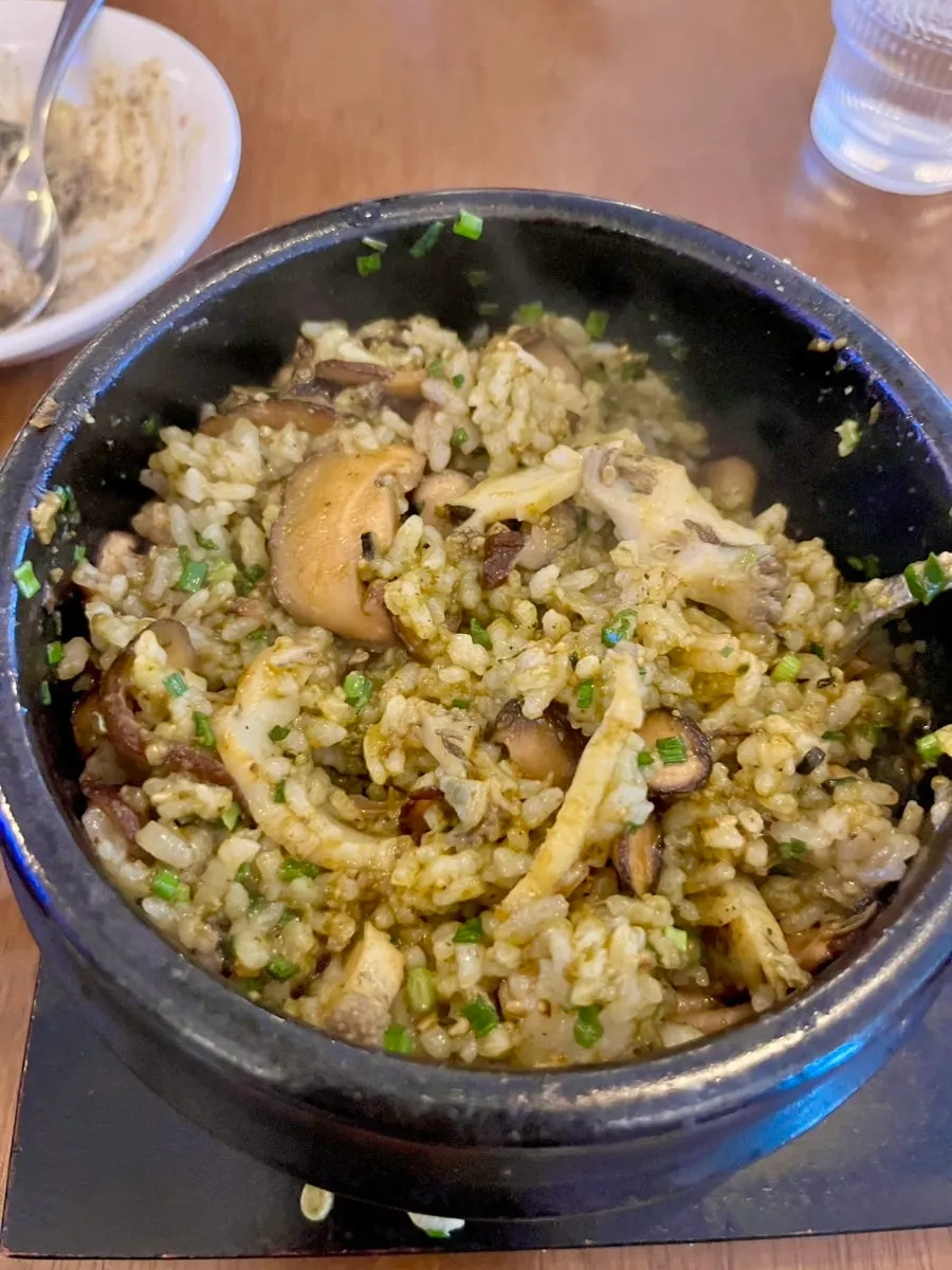 Abalone mushroom butter pot rice after mixing