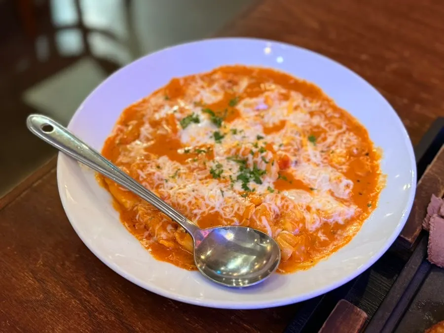 또띠아에 올린 바베큐 고기