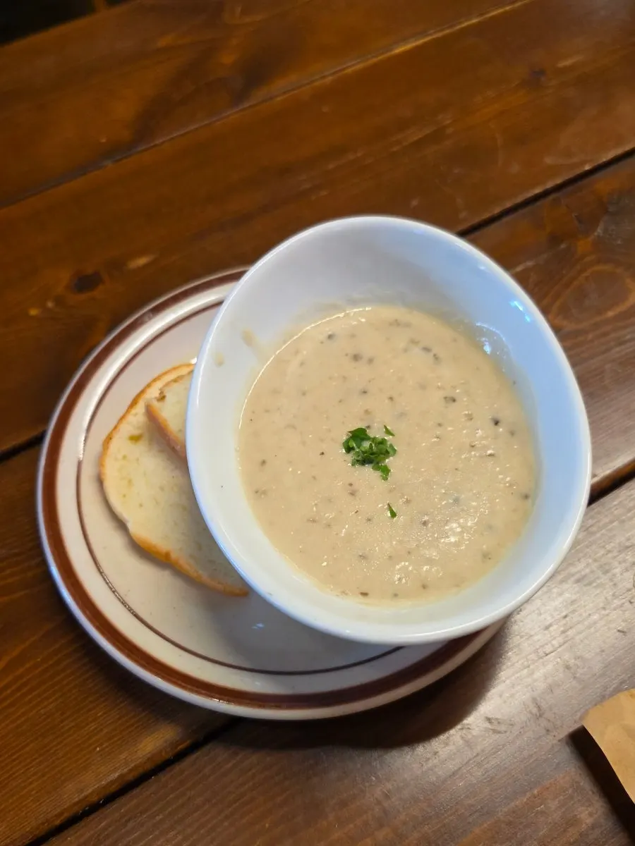 카운터 앞 사이드 셀프바