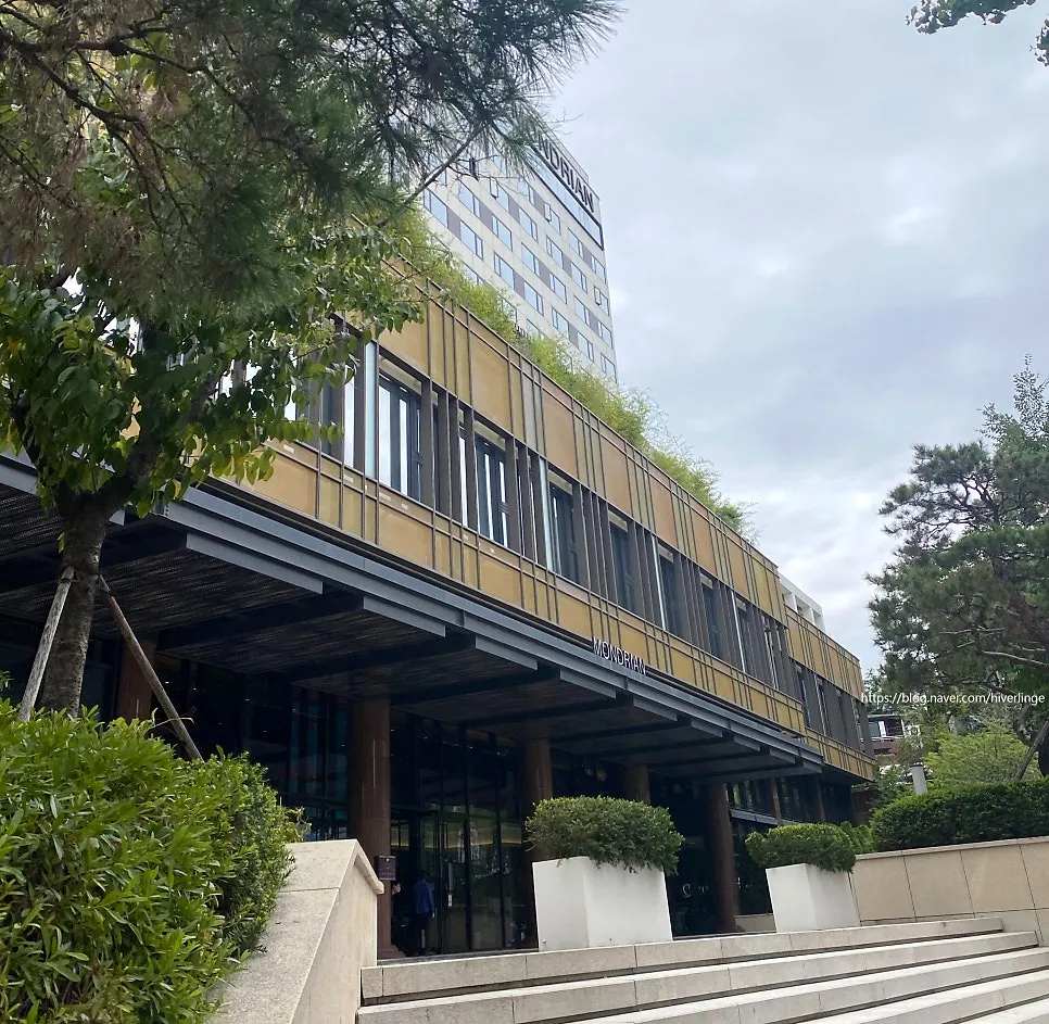 Exterior of the Mondrian Hotel Itaewon and Modam Itaewon location