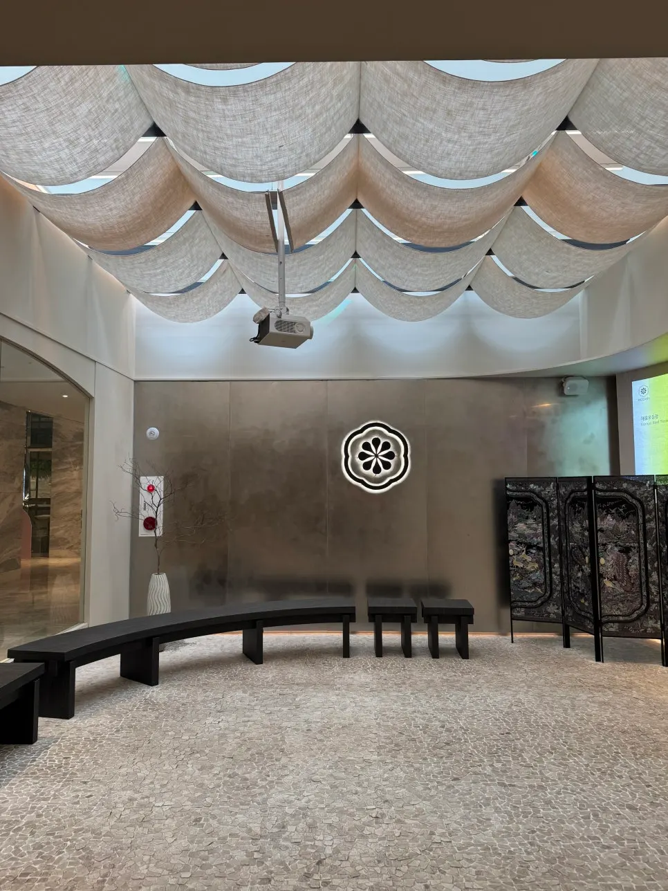 Interior of the Modam Itaewon lobby