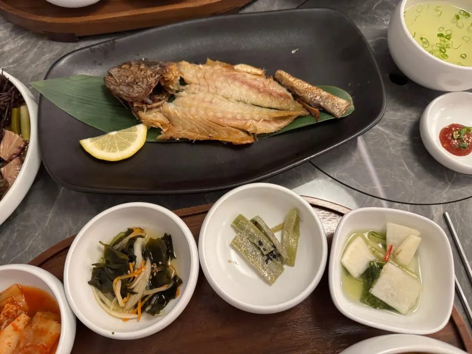 Full spread of the Beopseongpo dried corvina set