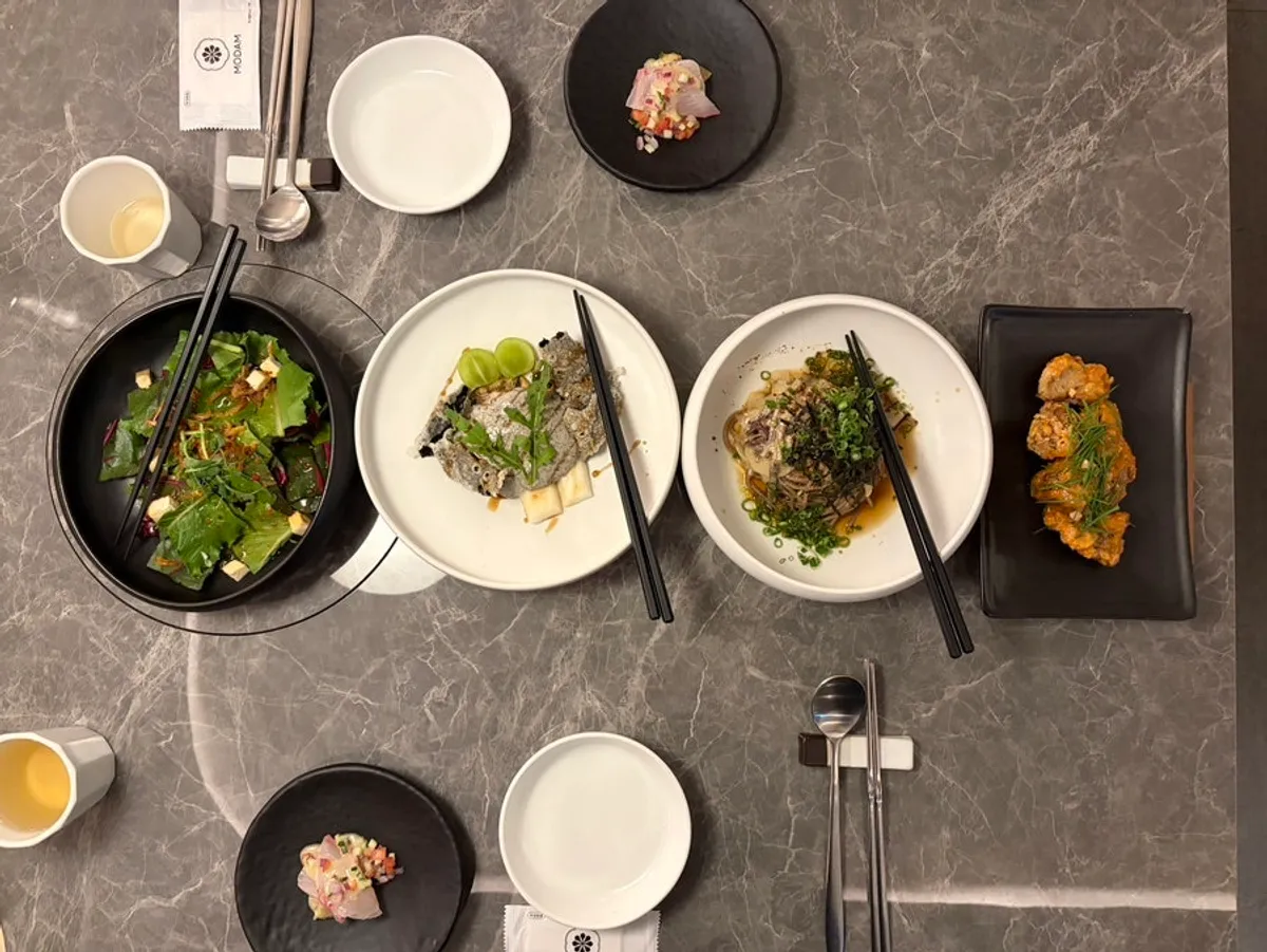 Full set-menu spread at Modam Itaewon