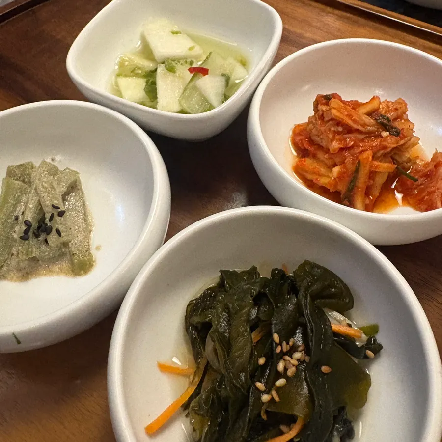 Side dishes served with the Modam set menu