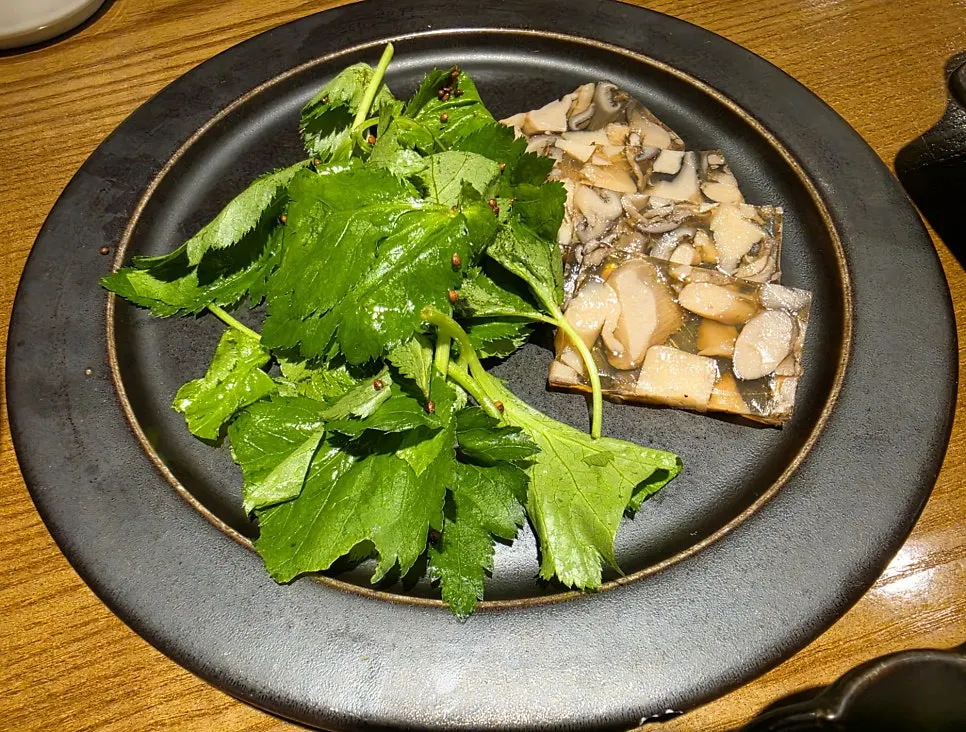 Sliced mushroom with truffle-dressed chamnamul