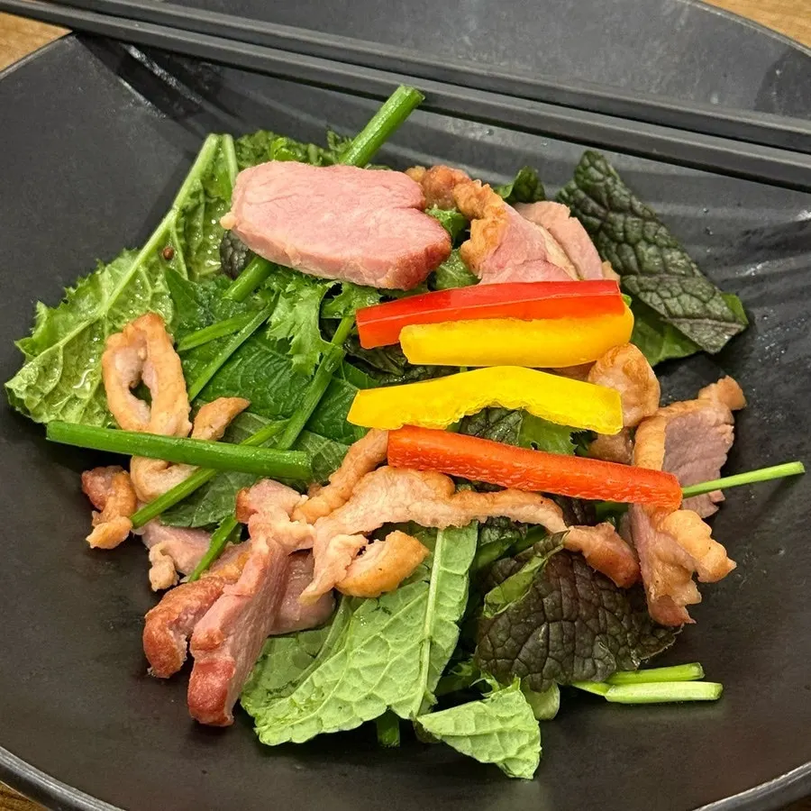 Black sesame mung bean porridge with salad and naengchae