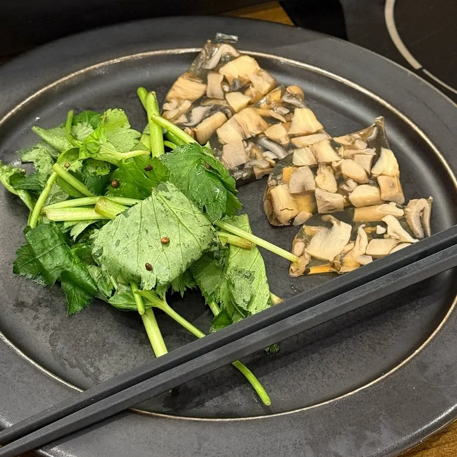 Mushroom pyeonyuk with truffle chamnamul muchim