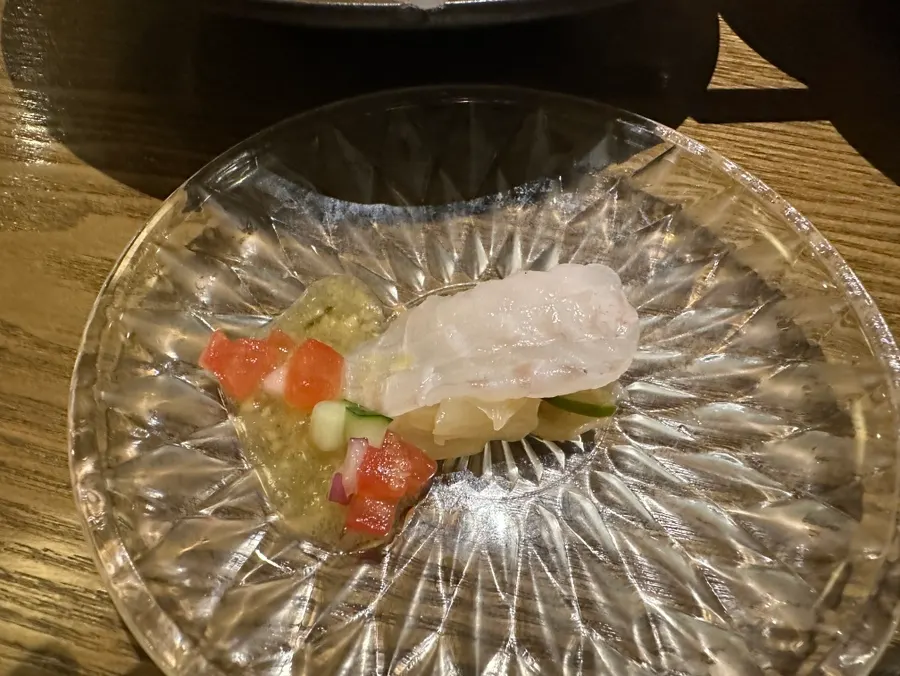 Ceviche de lenguado servido como parte del curso