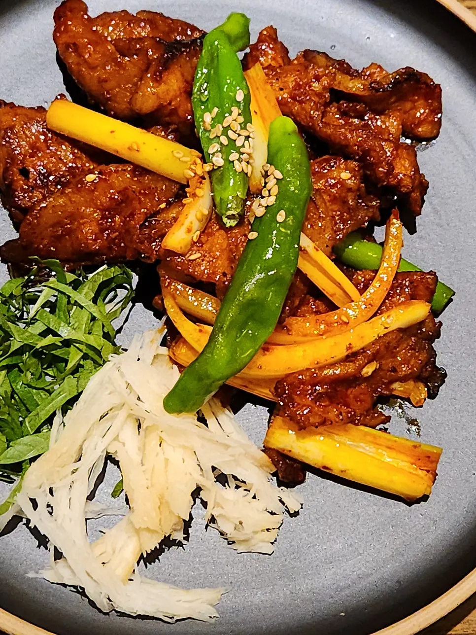 Deodeok charcoal-grilled pork set