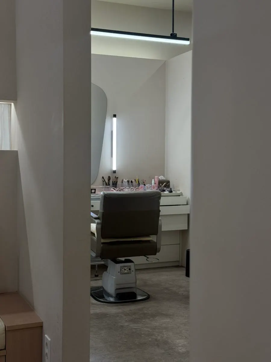 The consultation process at Moi Hair Makeup