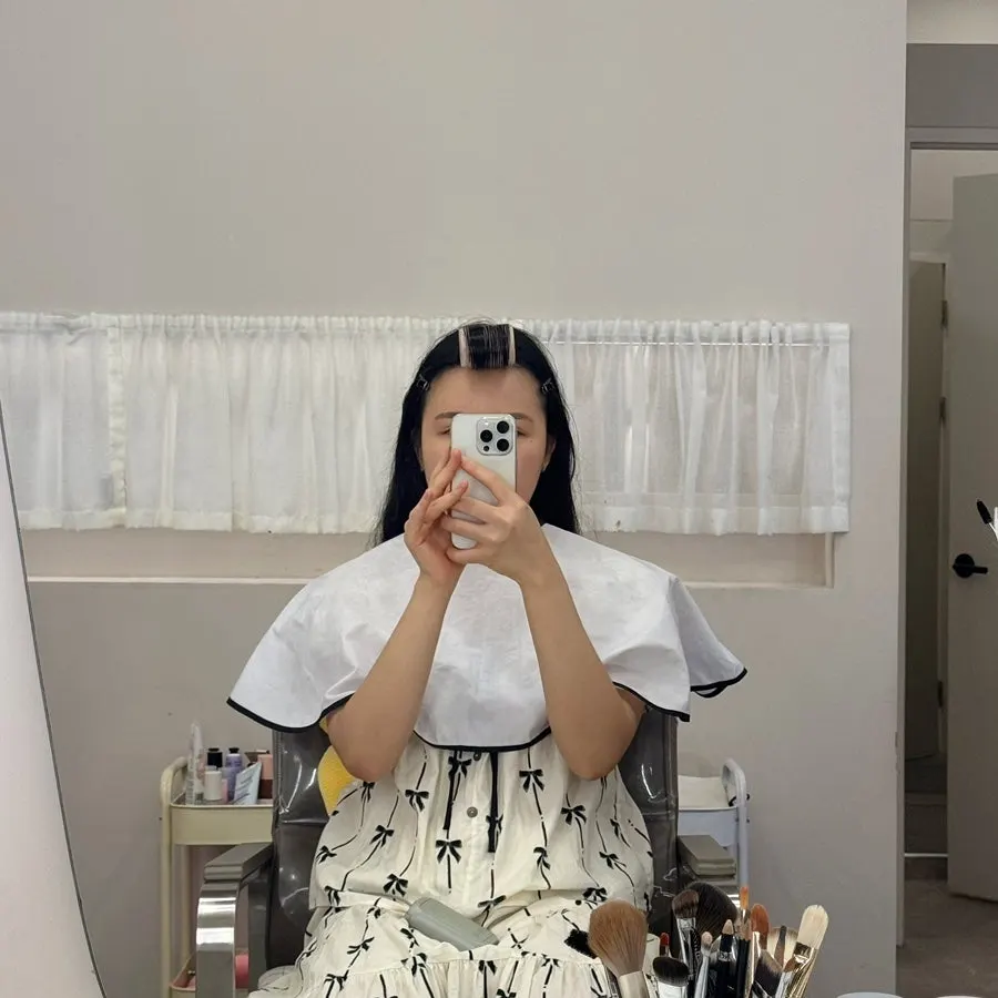 ヘアメイク前にカウンセリングが行われたメイク席