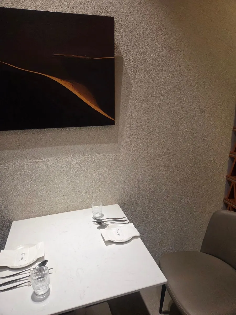 Upscale interior atmosphere at MOI