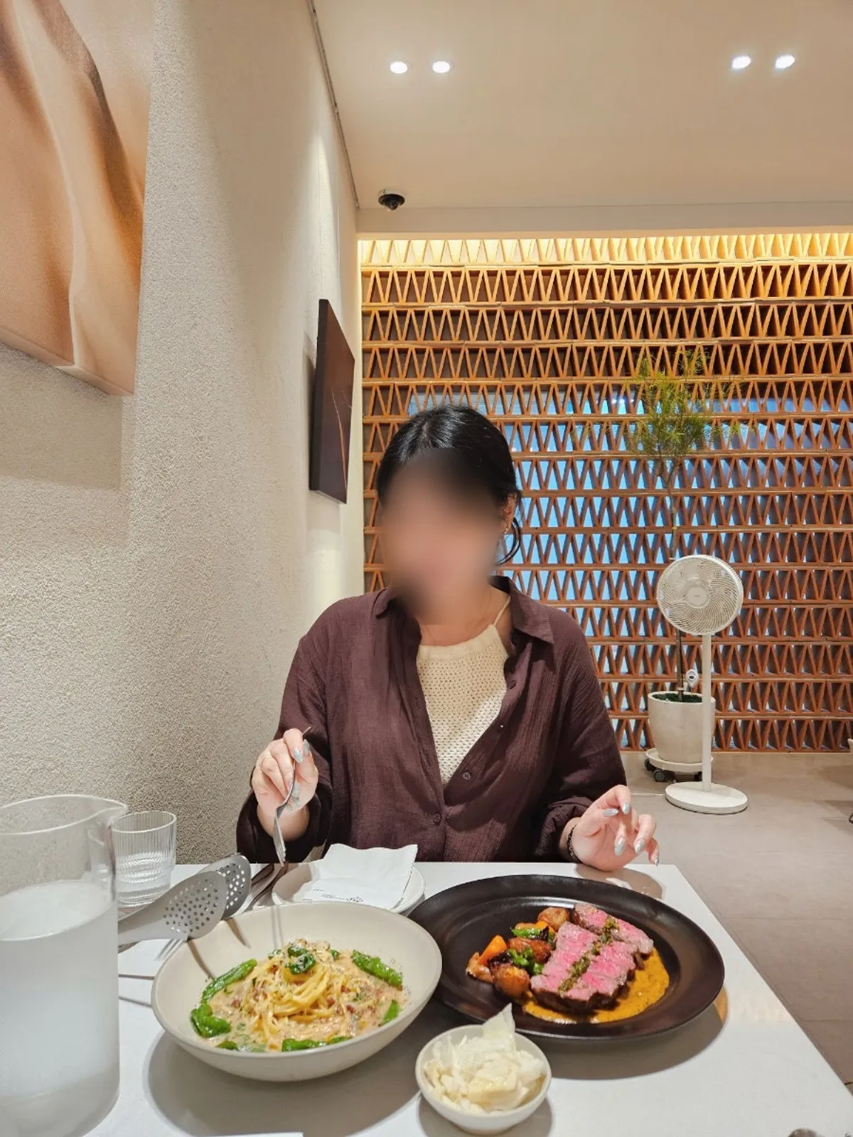 생일 저녁 모와 테이블 세팅