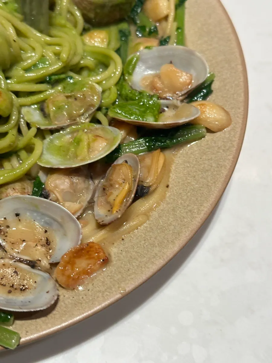 Chamnamul vongole pasta with clams